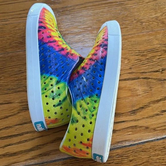 Native Jefferson Tie Dye print slip on rubber shoes. Women’s Size 6. - Picture 7 of 12